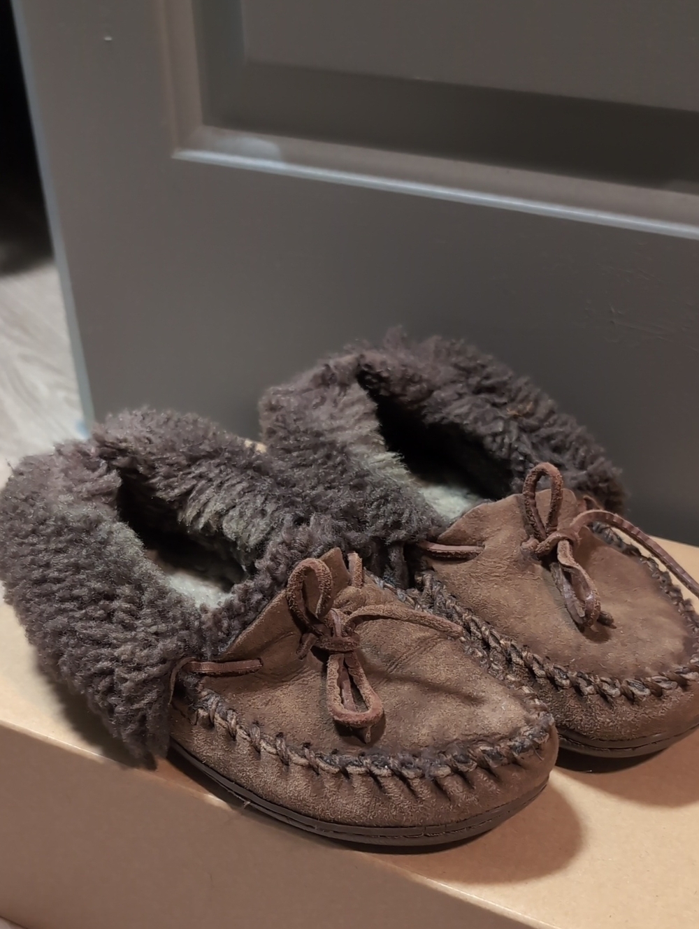 L.L. Bean Kids/Women's Brown Wicked Good sheepskin Slippers